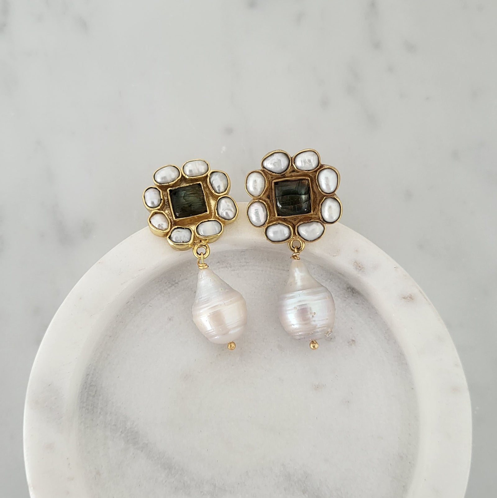 200円の追加割引/ [COLD FRAME]/ BAROQUE PEARL SHAPED EARRINGS Shop 14K Yellow Gold Baroque Pearl Earrings | Carbon & Hyde