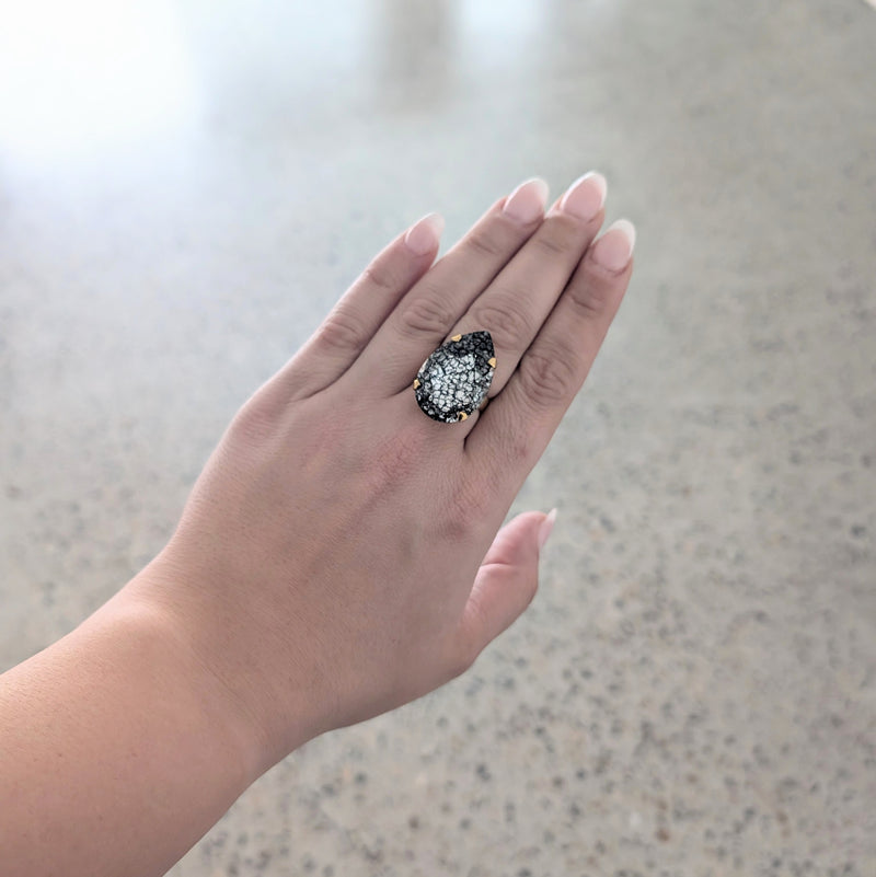 Large Pear Ring - Black Pantina